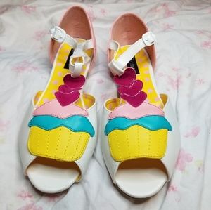 Cupcake heart flats